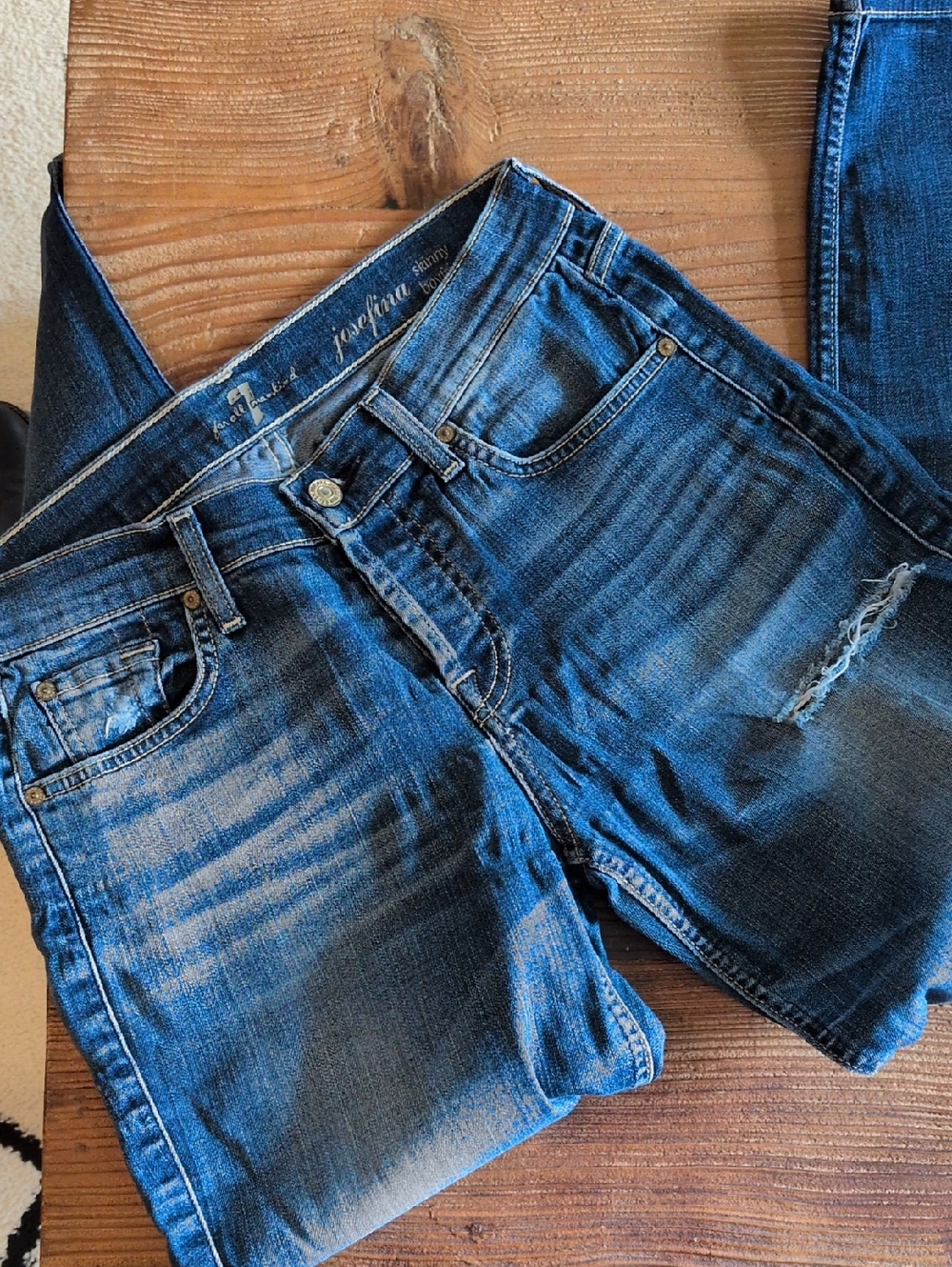 7 For All Mankind Jeans Blue Washed Skinny Jeans with Light Distressing